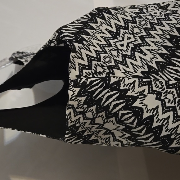 Bisou Bisou, Sz Med, Black, White, Print, Chiffon Style Fabric, Sheer, Layered - Picture 8 of 11